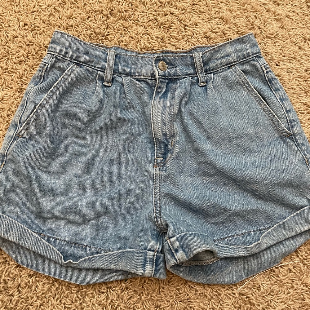selling american eagle size 2 mom shorts!